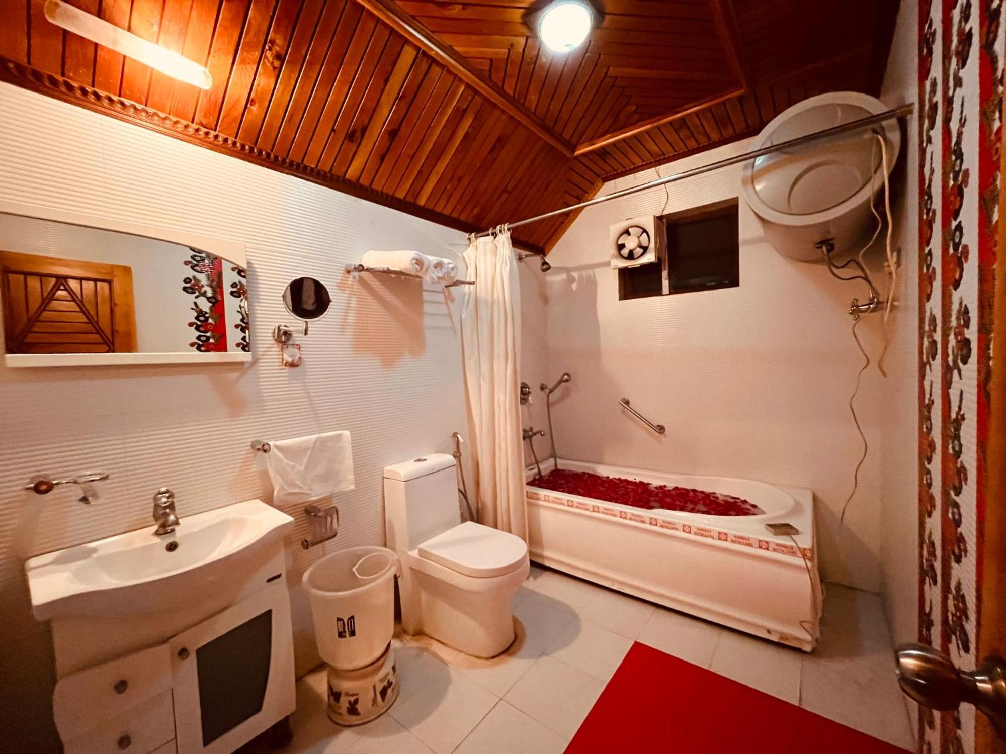 Hotel Hill View, Mussoorie - Near Jw Marriott Mussoorie, M 77377-32479 Екстер'єр фото