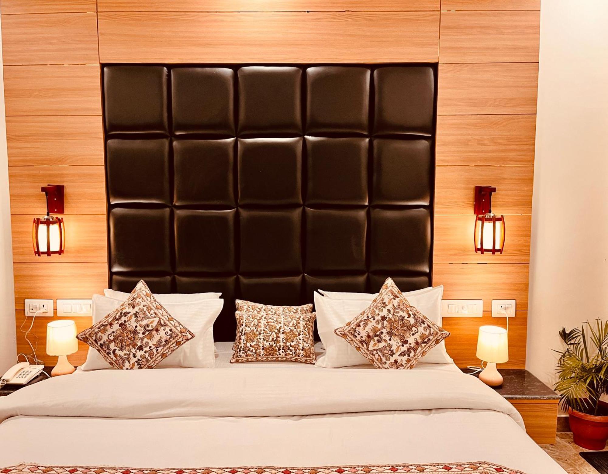 Hotel Hill View, Mussoorie - Near Jw Marriott Mussoorie, M 77377-32479 Екстер'єр фото